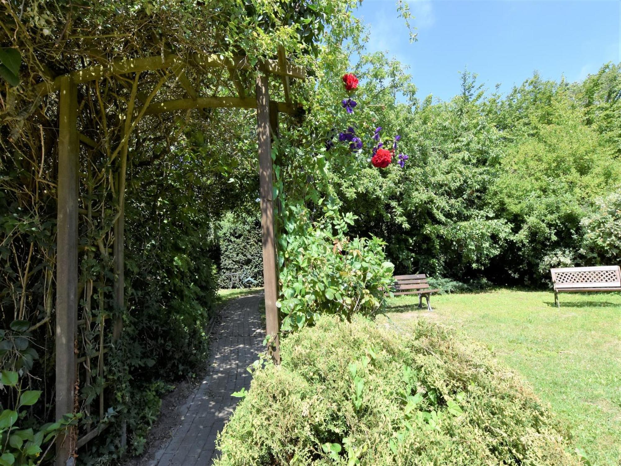 Beautiful Apartment In Rerik With Garden Near Sea Exteriör bild